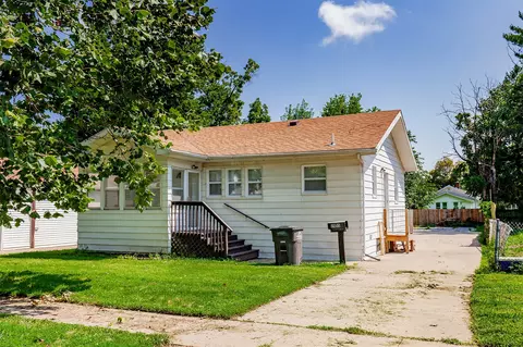 2805 Des Moines St, Des Moines, IA 50317