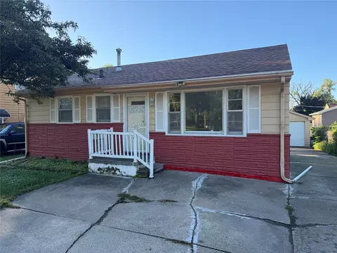 3300 Madison Ave, Des Moines, IA 50310