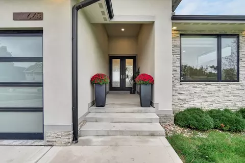645 Daybreak Dr, Waukee, IA 50263