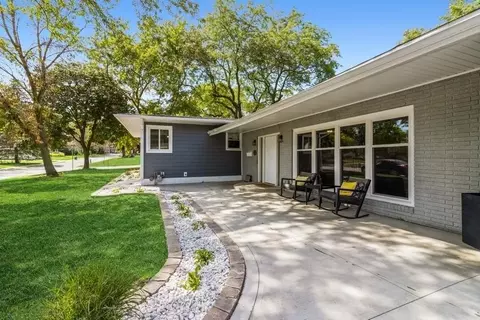 223 W Lane St, Winterset, IA 50273