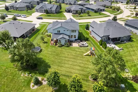 8225 Bailey Dr, West Des Moines, IA 50266