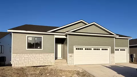 565 NW Georgetown Dr, Waukee, IA 50263