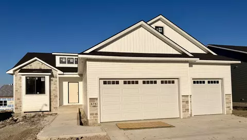 575 NW Georgetown Dr, Waukee, IA 50263