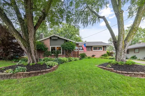 3913 65th St, Urbandale, IA 50322