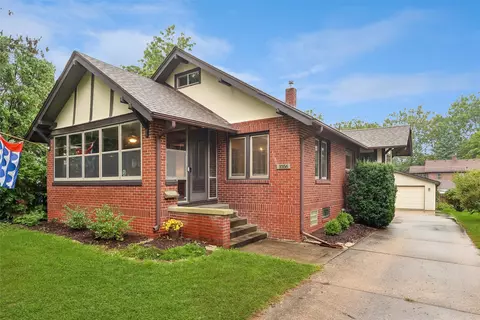 1056 46th St, Des Moines, IA 50311
