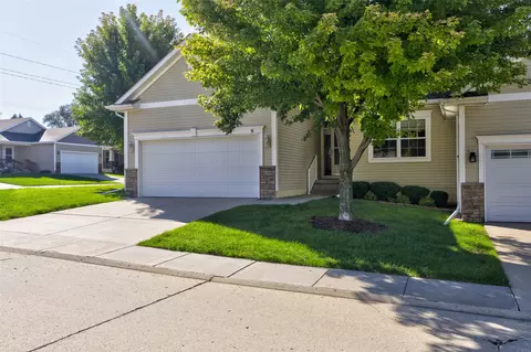 14304 Alpine Dr, Urbandale, IA 50323