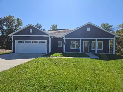 246 Manor Dr, Osceola, IA 50213