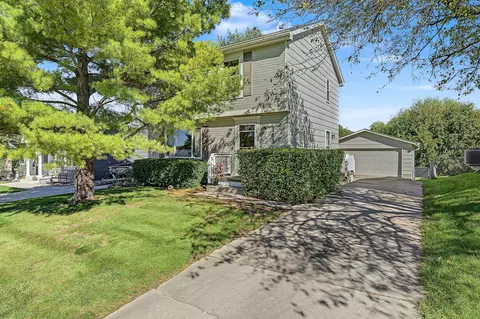 143 52nd St, West Des Moines, IA 50265