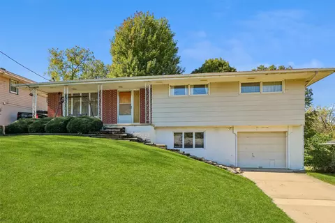 109 Walnut Dr, Newton, IA 50208
