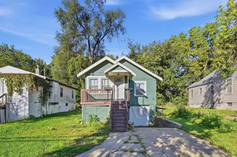 926 28th St, Des Moines, IA 50312