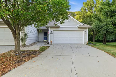 3305 Ep True Pkwy #1301, West Des Moines, IA 50265