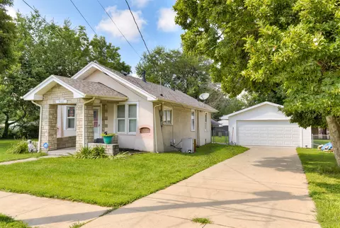 920 Hartford Ave, Des Moines, IA 50315