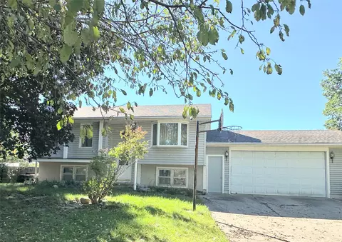 400 Crestmoor Dr, Polk City, IA 50226