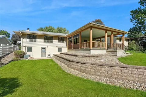1305 W Clinton Ave, Indianola, IA 50125