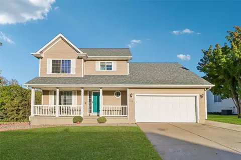 1204 S 4th St, Indianola, IA 50125