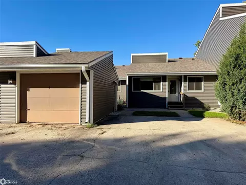 1010 Village Rd #7, Clear Lake, IA 50428