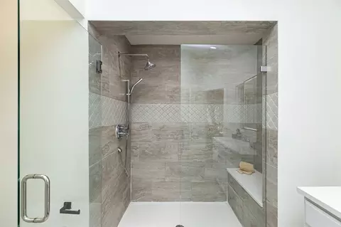 Bath - 4702 Dover Dr, Ames, IA 50014 photo 3 of 5