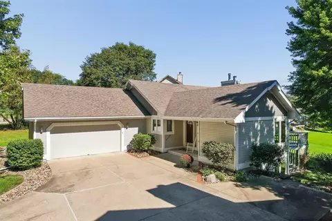 2800 Scenic Pl, West Des Moines, IA 50265