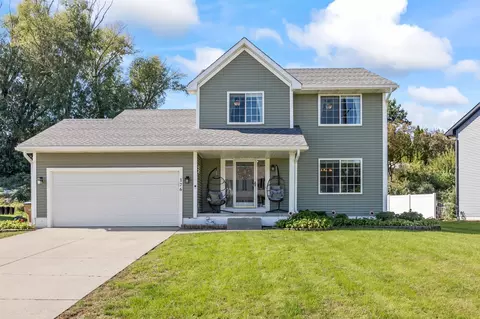 176 Burr Oak Blvd, Pleasant Hill, IA 50327