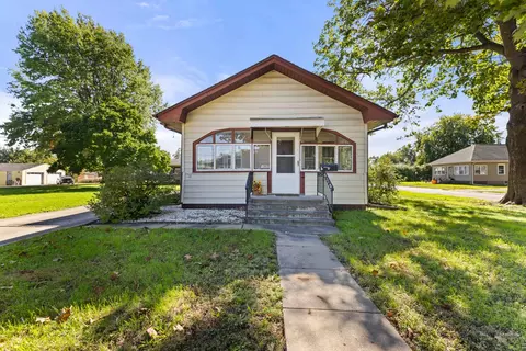 1002 8th Ave E, Oskaloosa, IA 52577