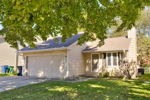 3841 92nd Dr, Urbandale, IA 50322