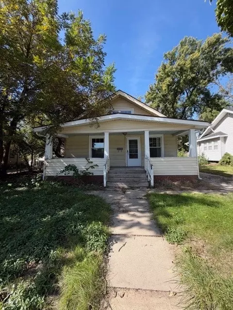 726 8th St, West Des Moines, IA 50265