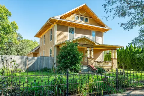 615 N 1st Ave, Winterset, IA 50273
