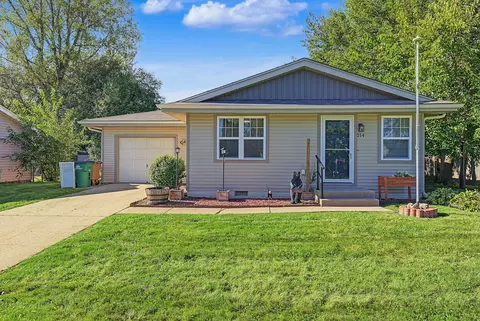 214 11th St SE, Bondurant, IA 50035