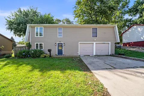 305 Friendly Dr, Marshalltown, IA 50158