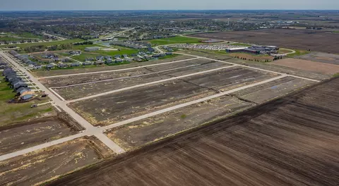 1003 Winterberry Dr, Huxley, IA 50124