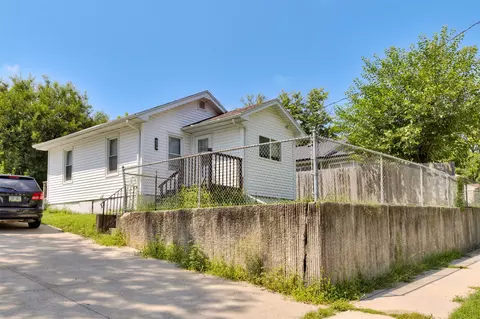 3028 S Union St, Des Moines, IA 50315