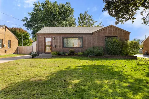 309 18th St, West Des Moines, IA 50265