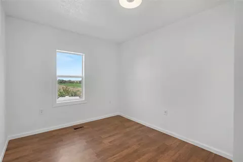 Bedroom - 3270 335th St, Stuart, IA 50250 photo 1 of 8