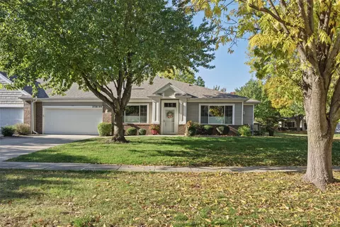 7730 Wistful Vista Dr #104, West Des Moines, IA 50266