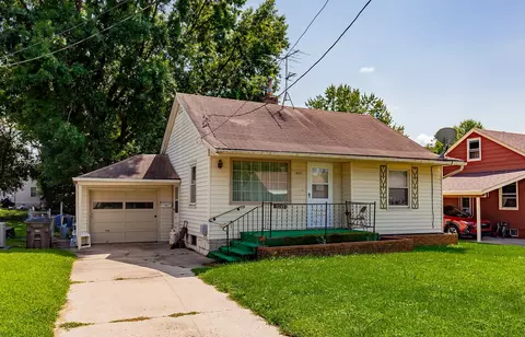 3233 Kinsey Ave, Des Moines, IA 50317