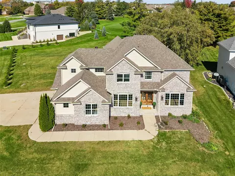 5583 Beechwood Ter, West Des Moines, IA 50266
