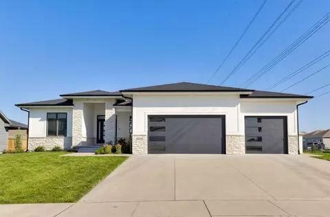 5535 147th St, Urbandale, IA 50323