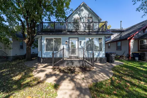 Exterior - 2210 E Walnut St, Des Moines, IA 50317 photo 1 of 2