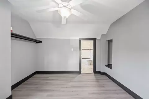 Bedroom - 2210 E Walnut St, Des Moines, IA 50317 photo 3 of 4