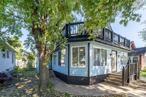 Exterior - 2210 E Walnut St, Des Moines, IA 50317 photo 2 of 2
