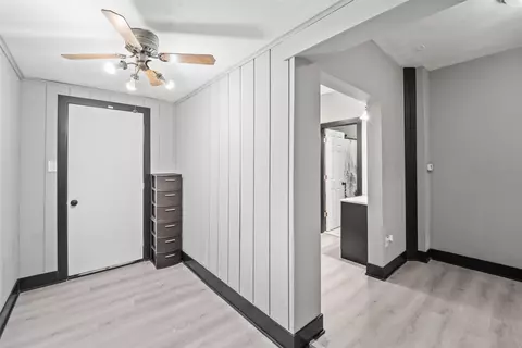 Entry Way - 2210 E Walnut St, Des Moines, IA 50317 photo 2 of 3