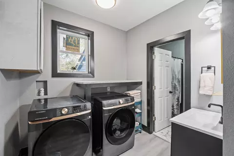 Other - 2210 E Walnut St, Des Moines, IA 50317 photo 5 of 9