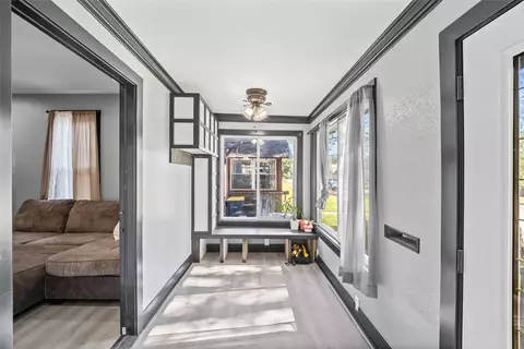 Entry Way - 2210 E Walnut St, Des Moines, IA 50317 photo 1 of 3