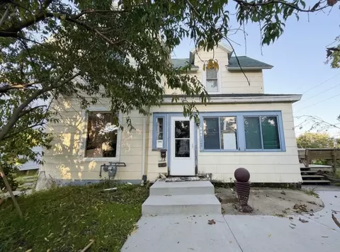 404 SE 3rd St, Marshalltown, IA 50158