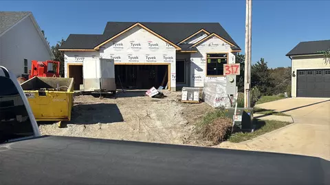 317 Maple Pt, Winterset, IA 50273