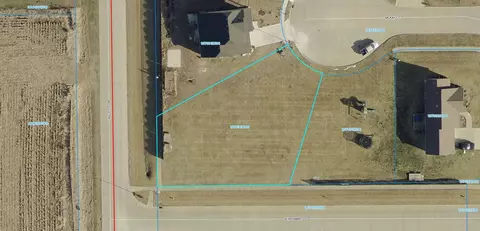 2104 Mckay Ct, Knoxville, IA 50138