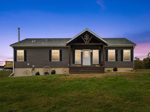 1545 Highway G44, Knoxville, IA 50138