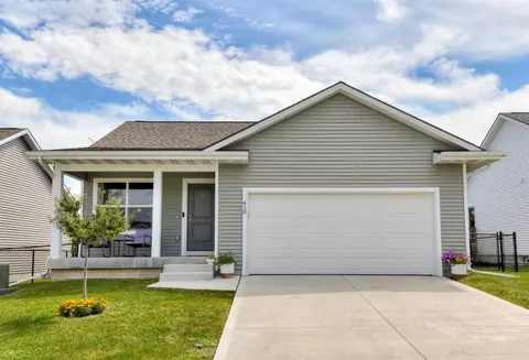 410 Commons Dr, Carlisle, IA 50047