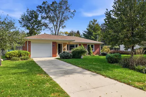 1247 71st St, Windsor Heights, IA 50324