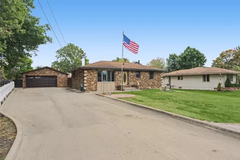 6653 NW 4th St, Des Moines, IA 50313